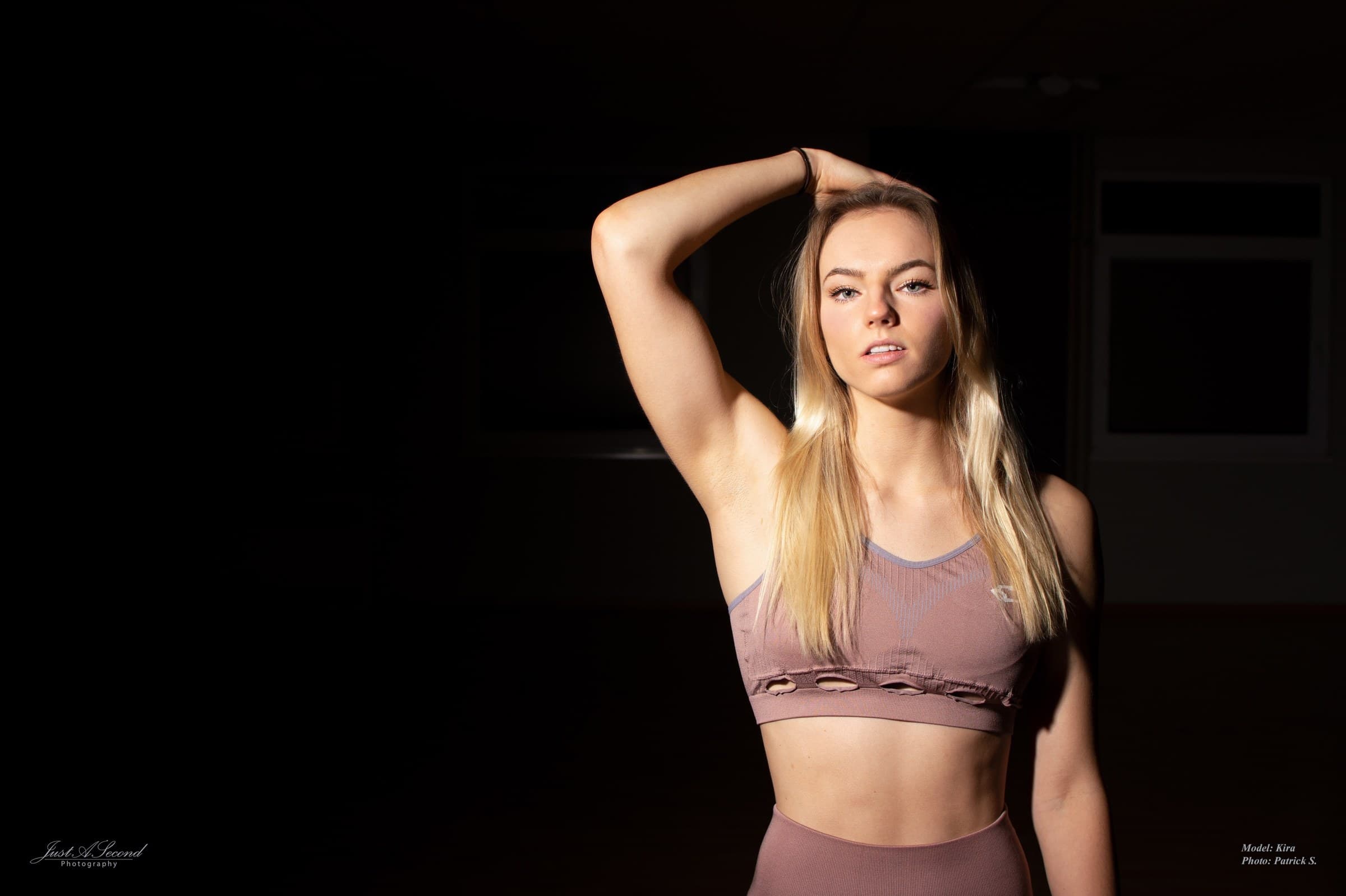 Kira Wirz – Online Personal Trainerin und Fitness-Coach, spezialisiert auf 1:1 Coaching und Mindset-Training